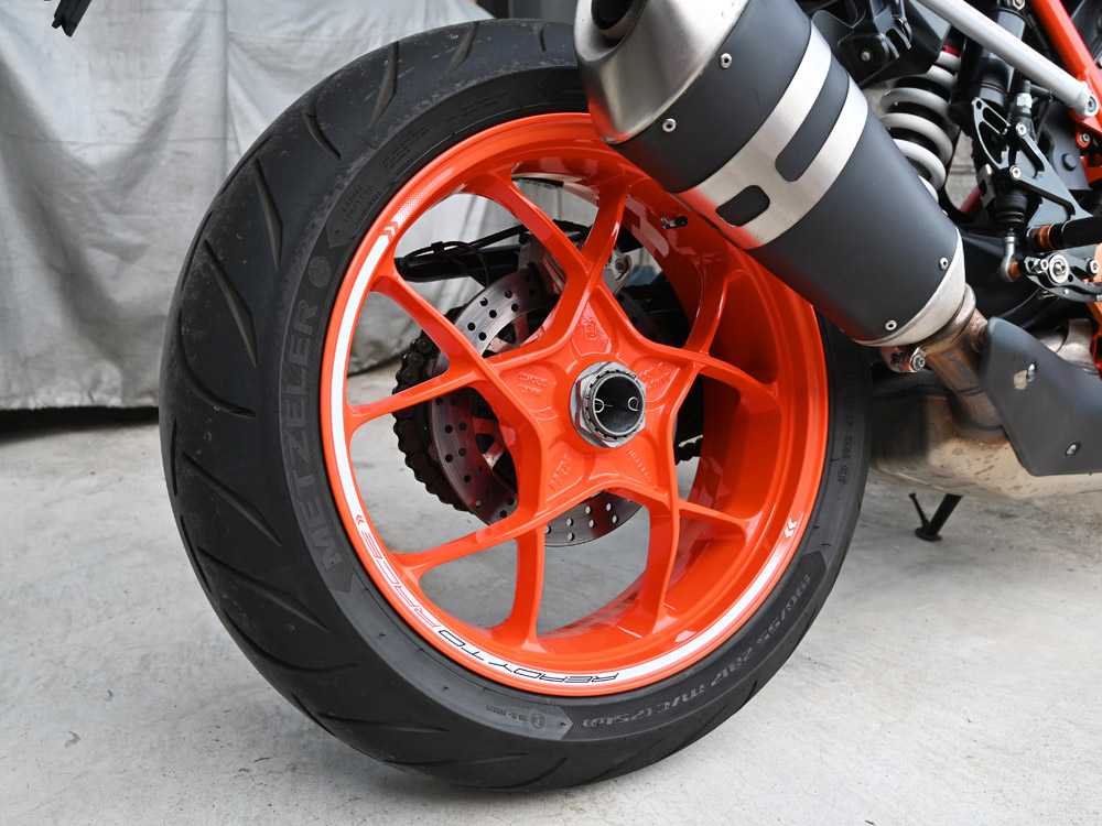 バイクリムステッカー For Du-ca-ti オートバイホイールデカール防水反射ステッカーリムストライプ : Color スクランブラー B